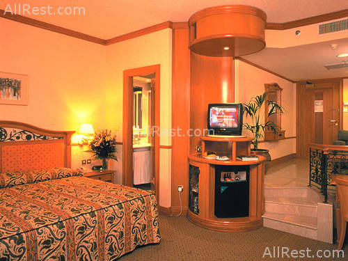 Ramada Continental Hotel 29